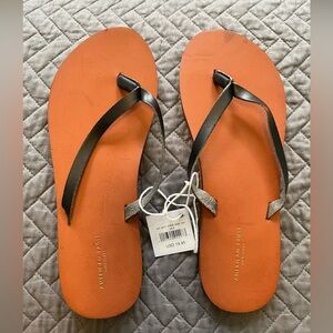 American Eagle leather flip flops
